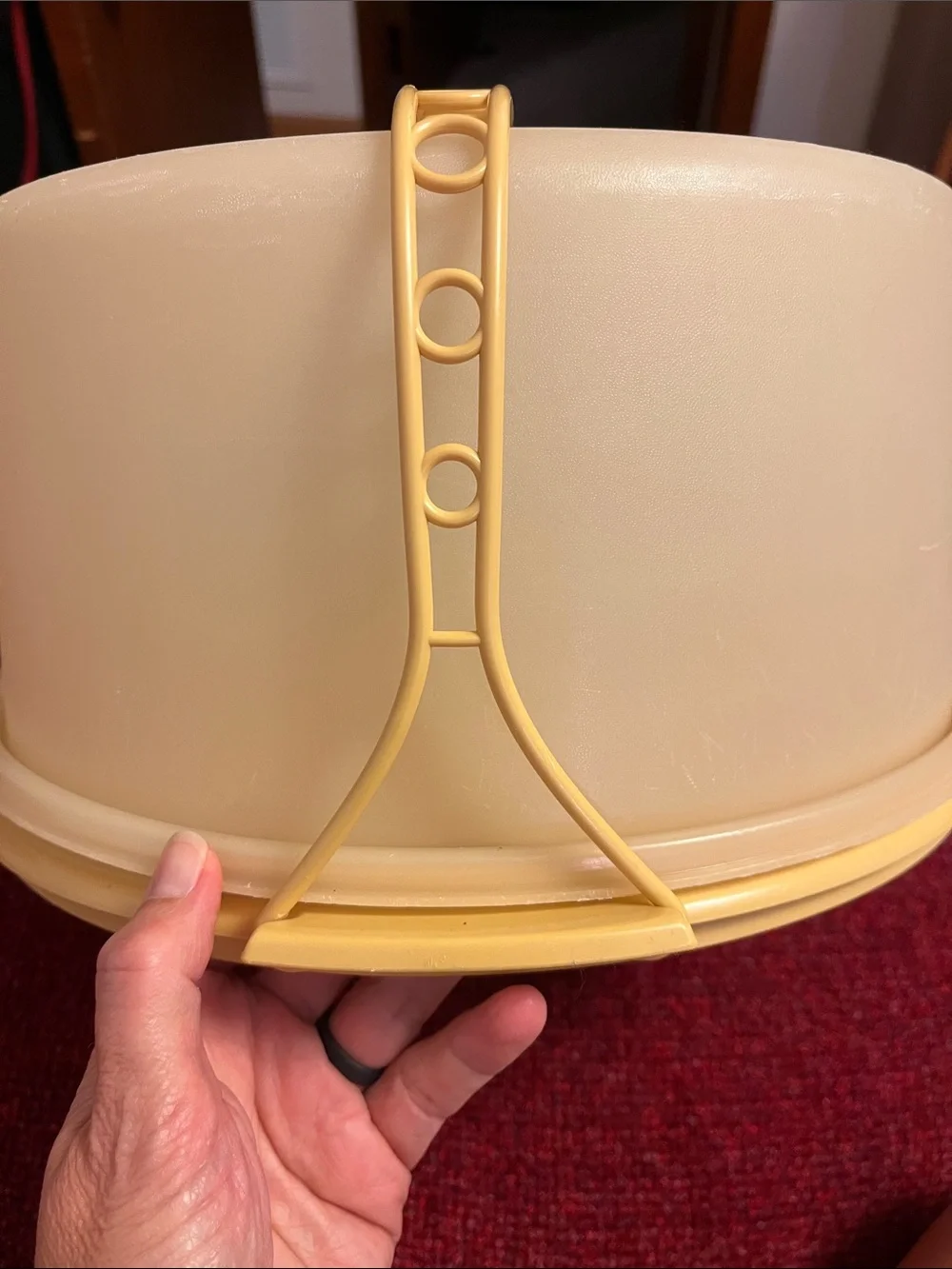 Tupperware Harvest Gold Round Cake Carrier with Handle
